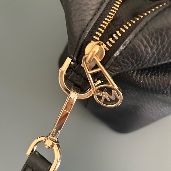 Michael Kors Black Leather Satchel EUC - Picture 7 of 8